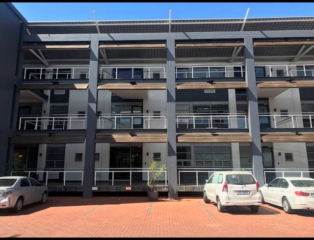 154M² OFFICE TO LET IN LA LUCIA RIDGE